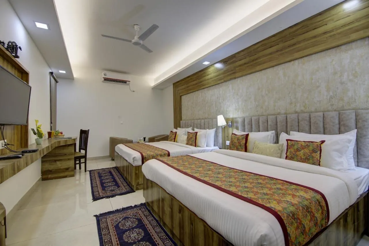 ****  Hotel Park Tree Near Delhi Airport New Delhi India