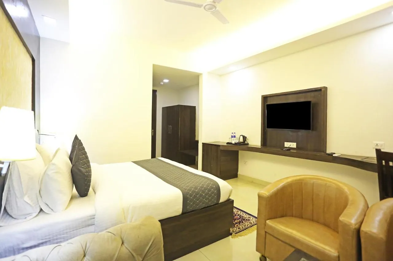 Hotel Park Tree Near Delhi Airport New Delhi 4*,